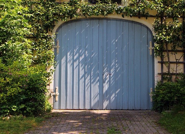 Garage Door Hinges Can Enhance the Look of Your House